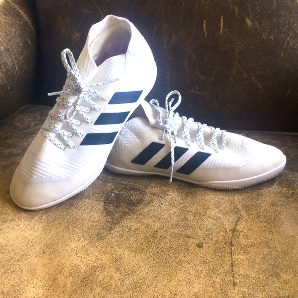 Girl Sz3 Adidas Nemeziz indoor soccer futsal shoes
